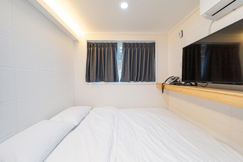 Hotel Chuncheon Weolsongli Camp Zimmer foto